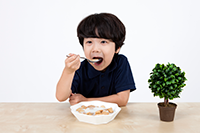 음식은 10번이라도 씹고 삼켜라.