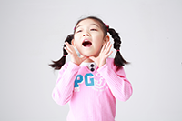 하루에 10분 씩 노래를 부른다. 